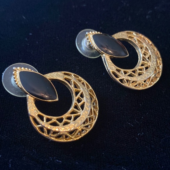 🖤Vintage gold enameled earrings - Picture 11 of 12